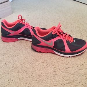 Women's Nike Air Max Excellence, Size 9.5